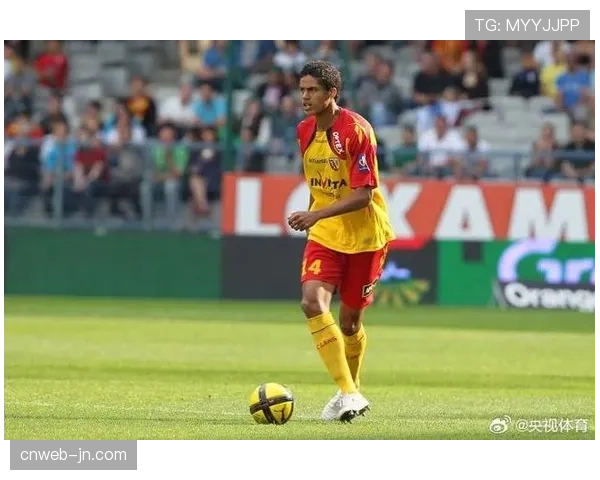 官方确认:塞尔维亚传奇射手斯托伊契奇因膝伤正式退役 官方确认:塞尔维亚传奇射手斯托伊契奇因膝伤正式退役