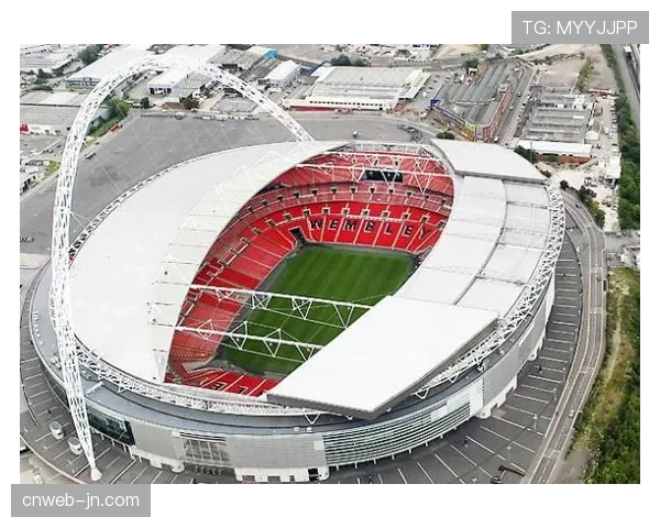 温布利球场启动欧冠决赛草皮铺设工作,采用新型混合草种 温布利球场启动欧冠决赛草皮铺设工作,采用新型混合草种